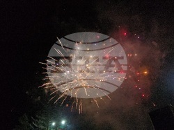 Ловеч - коледна елха - празнични светлини