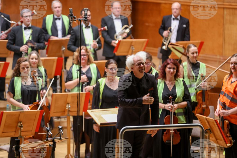 Зала "България" - албум "Моцарт - Стоянова" - представяне