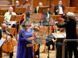 Зала "България" - албум "Моцарт - Стоянова" - представяне