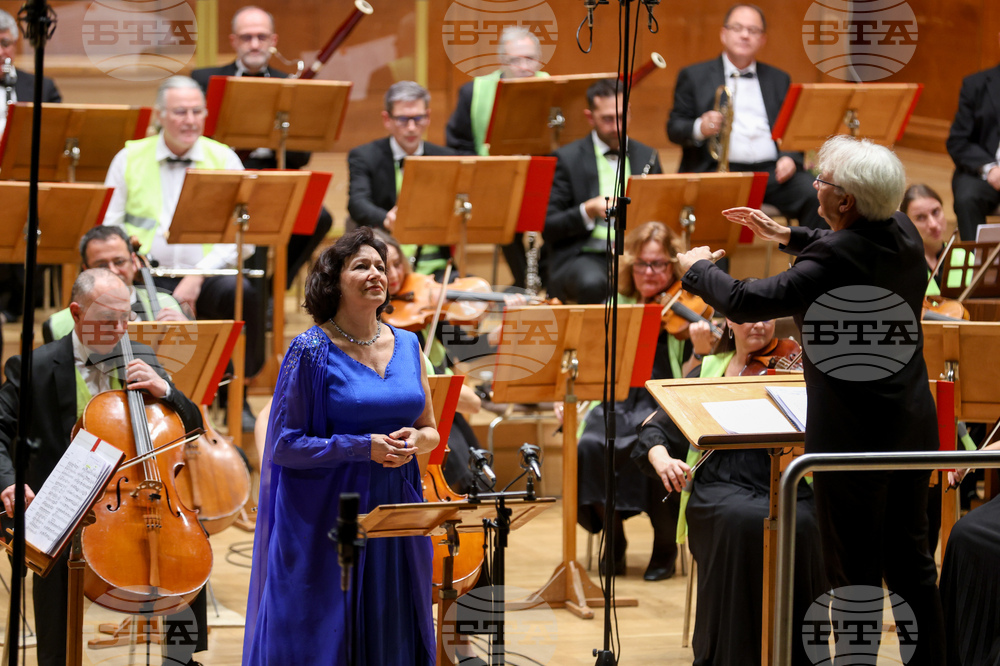 Зала "България" - албум "Моцарт - Стоянова" - представяне