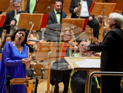 Зала "България" - албум "Моцарт - Стоянова" - представяне