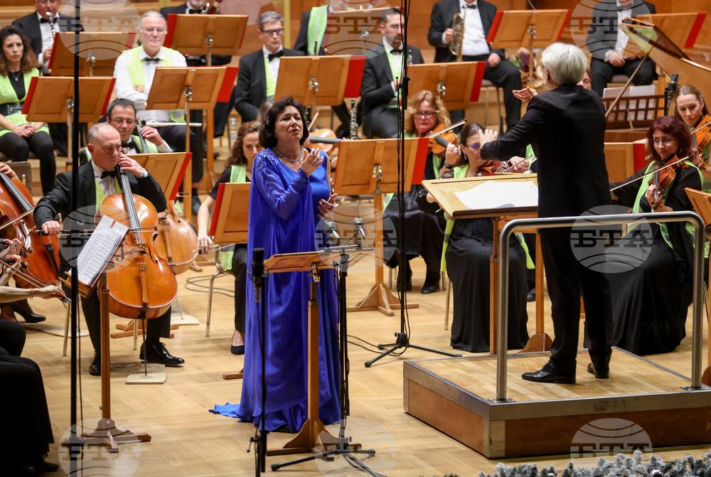 Зала "България" - албум "Моцарт - Стоянова" - представяне