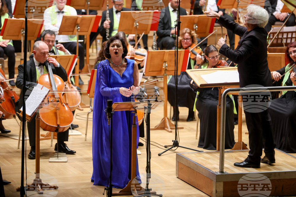 Зала "България" - албум "Моцарт - Стоянова" - представяне