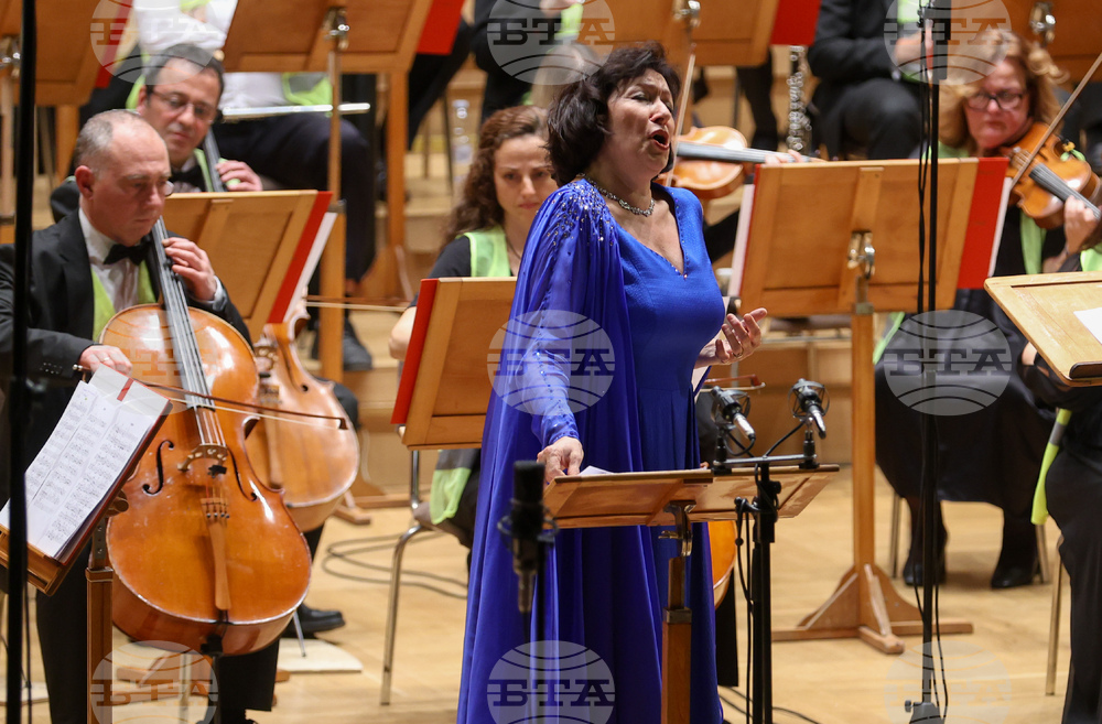 Зала "България" - албум "Моцарт - Стоянова" - представяне