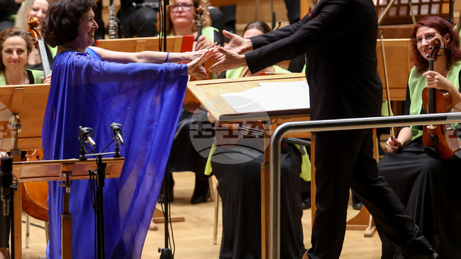 Красимира Стоянова и радиосимфониците с диригент Павел Балев представиха „Геният на Моцарт“ в деня на годишнината от смъртта на композитора