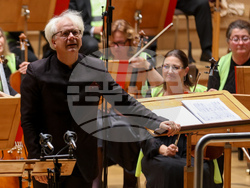 Зала "България" - албум "Моцарт - Стоянова" - представяне