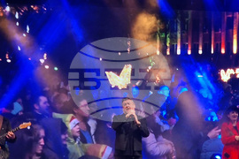 Пазарджик - коледна елха - празнични светлини