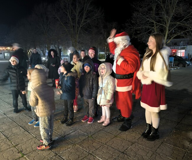 Община Каварна: Коледният дух завладя село Българево