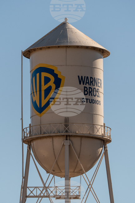 „Парамаунт“ отговори с оферта в брой за „Уорнър Брос Дискавъри“