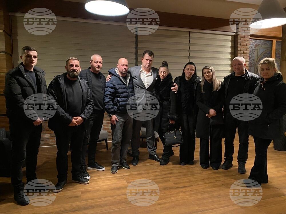 Българският посланик в Северна Македония се срещна с родители на загиналите при пожара в дискотека "Пулс" в Кочани деца, по тяхна покана