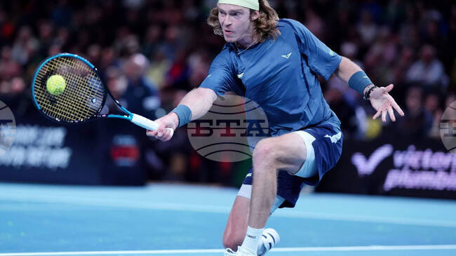 Андрей Рубльов разкри, че треньорският му щаб, начело с Марат Сафин, налага интензивна подготовка за новия сезон