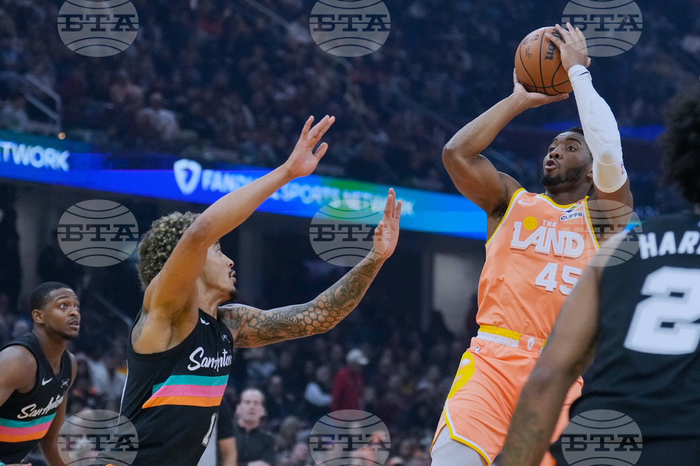 Spurs Cavaliers Basketball