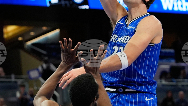 Вагнер планира завръщане след контузия за първия си мач от НБА в Германия