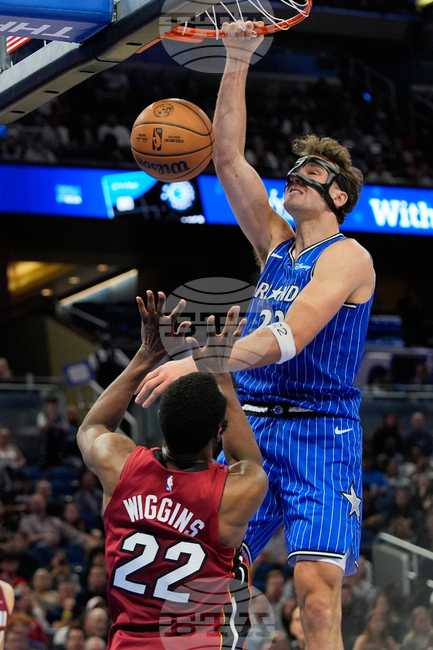 Вагнер планира завръщане след контузия за първия си мач от НБА в Германия