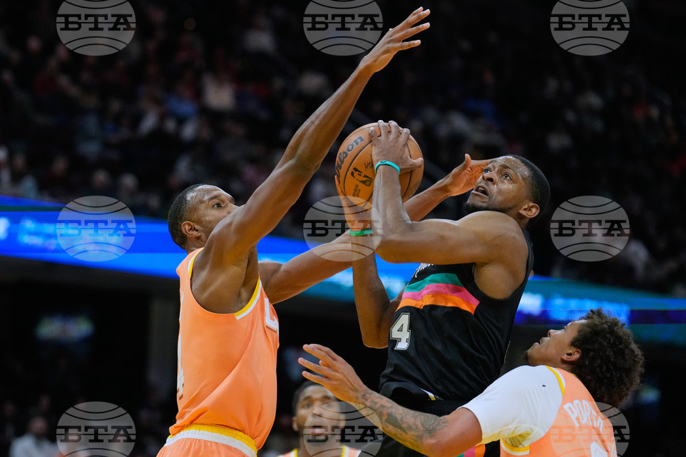 Spurs Cavaliers Basketball