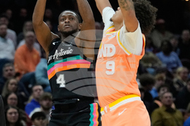 Spurs Cavaliers Basketball