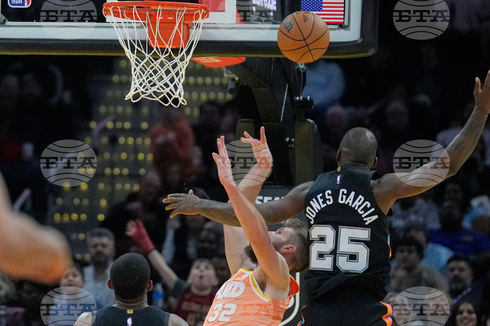 Spurs Cavaliers Basketball