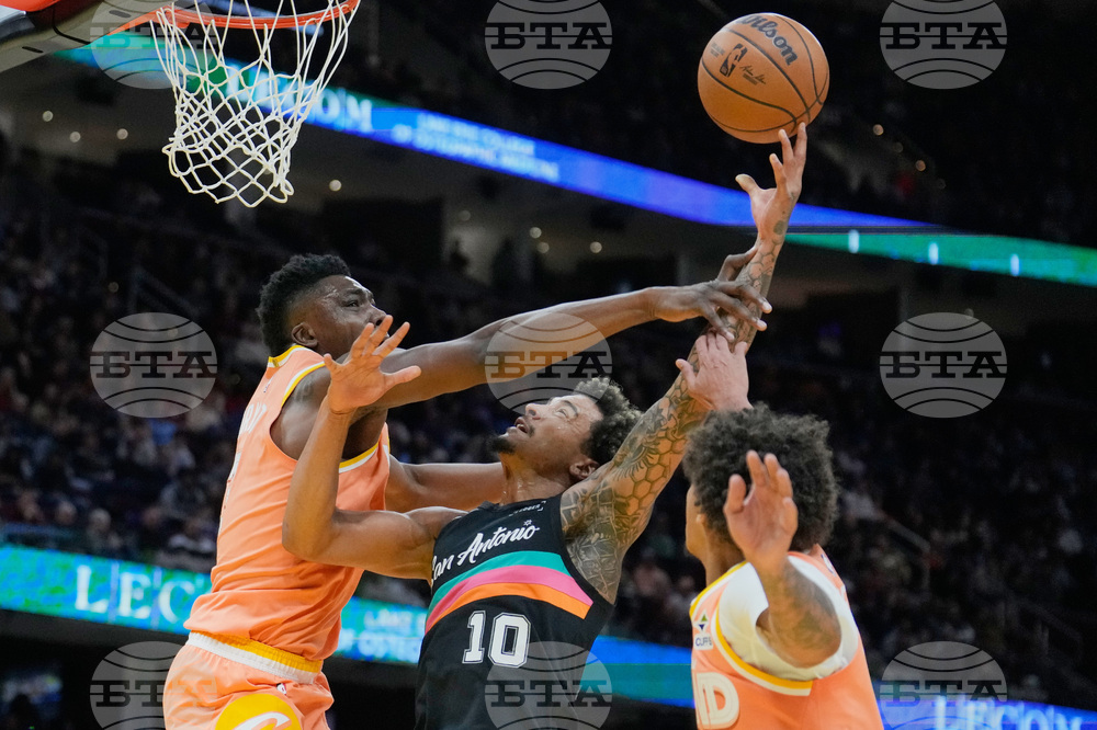 Spurs Cavaliers Basketball