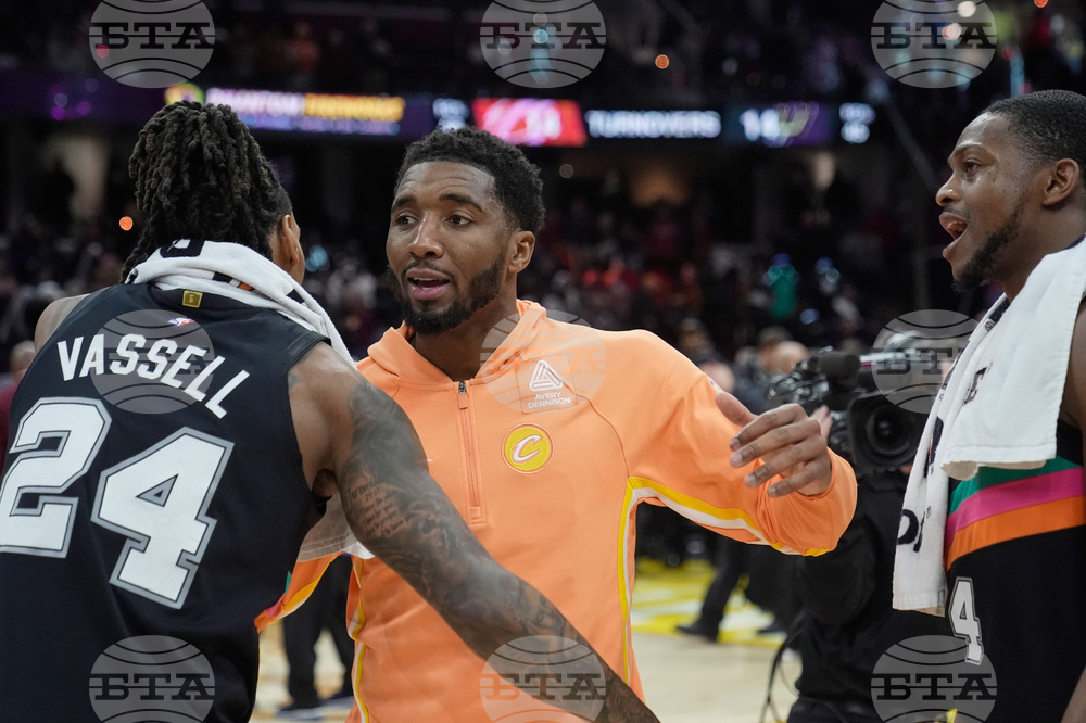 Spurs Cavaliers Basketball