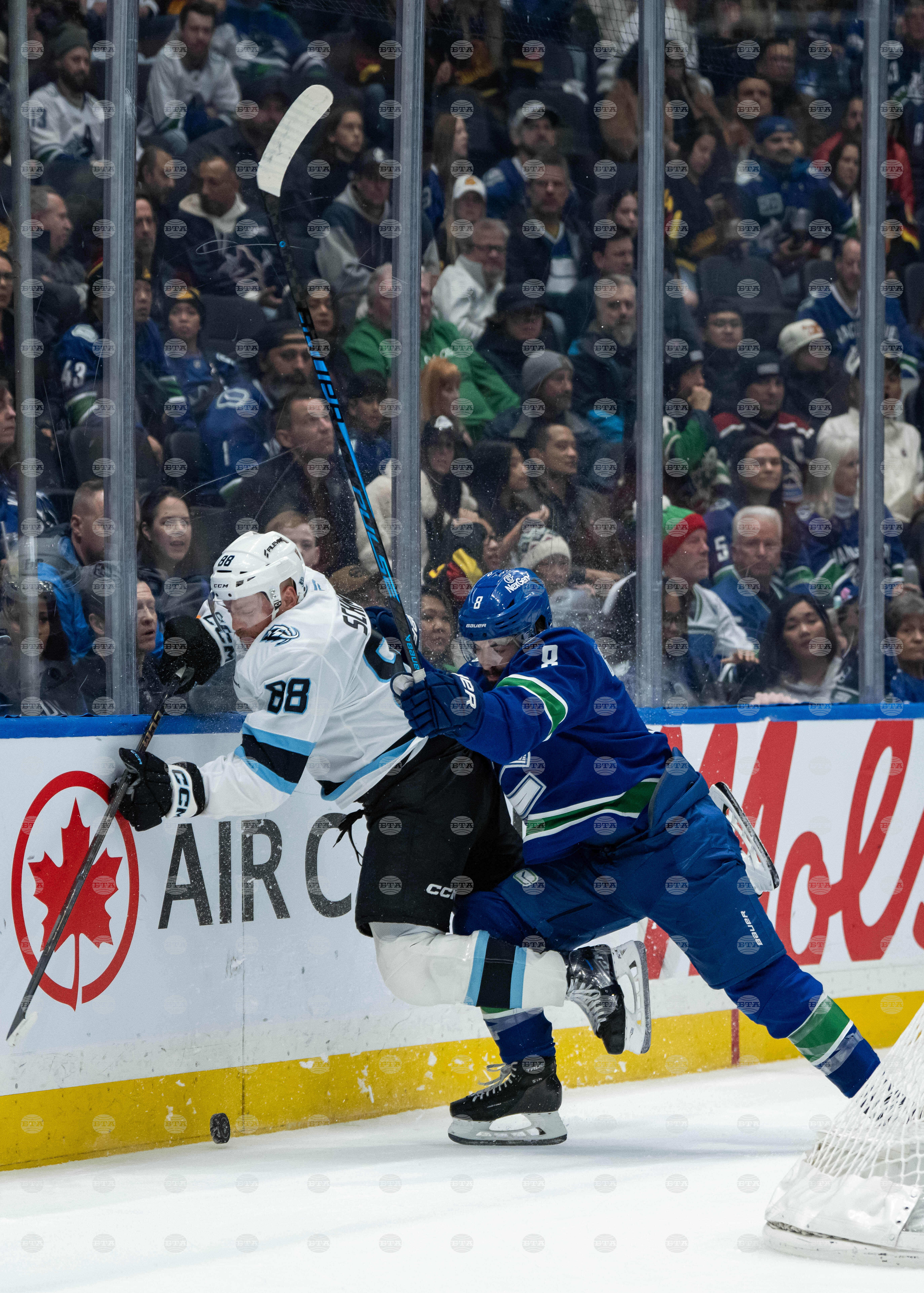 Mammoth Canucks Hockey