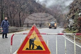 Асеновград-Смолян - свлачище - път 