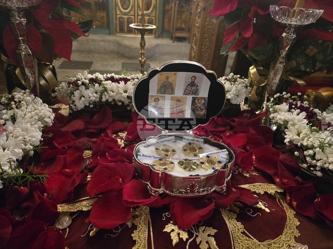 Храм "Успение Богородично" в село Рупите посрещна частица от мощите на Свети Николай Мирликийски Чудотворец