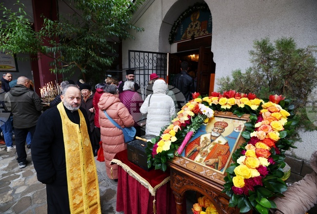 Митрополитски храм „Св. Николай Мирликийски“ - света литургия