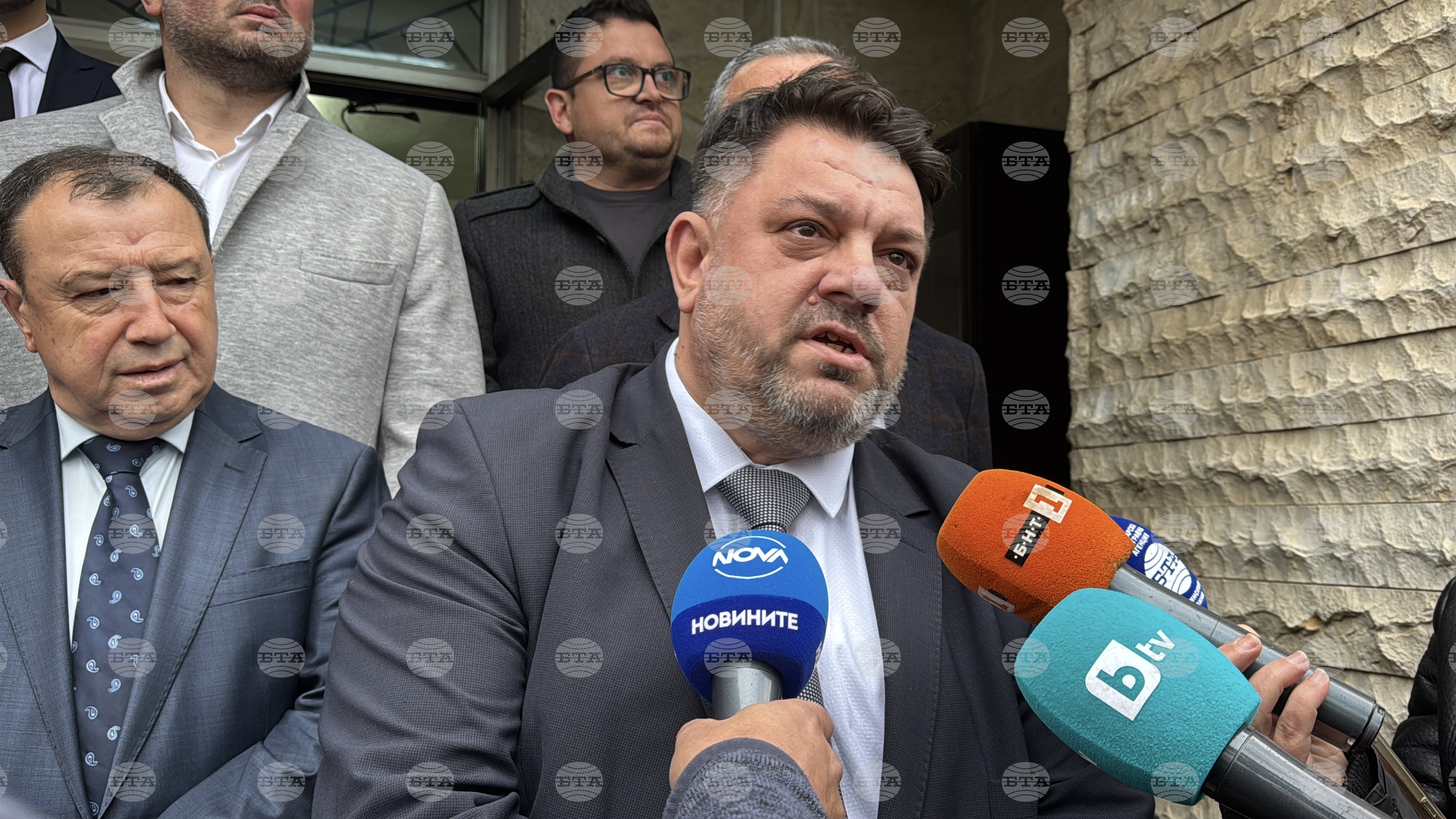 На този етап няма причина "БСП-Обединена левица" да преосмисли участието си в управлението, каза вицепремиерът Атанас Зафиров в Николаево