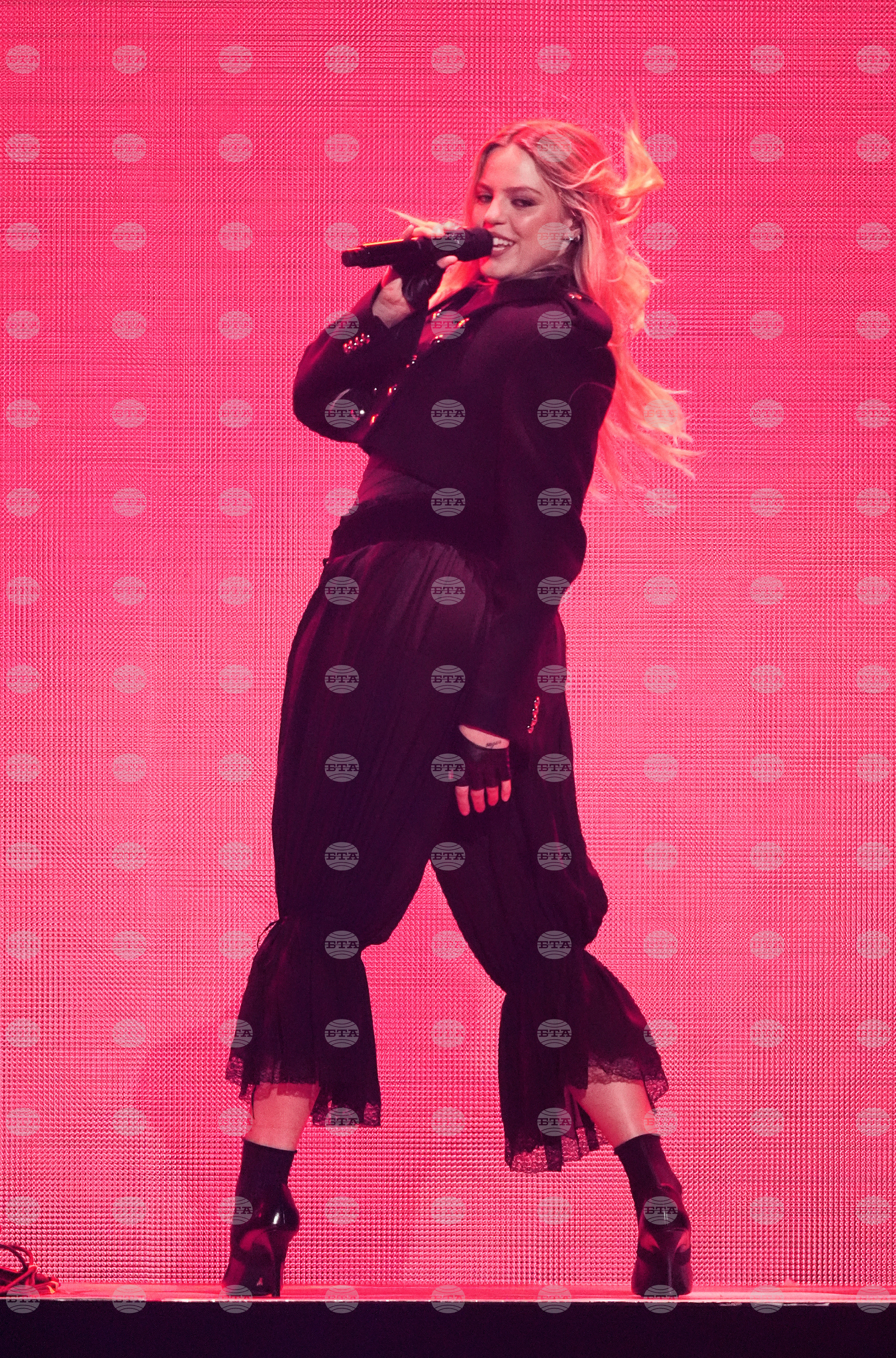 2025 iHeartRadio Jingle Ball - Los Angeles - Show