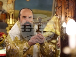 Митрополитски храм „Св. Николай Мирликийски“ - света литургия