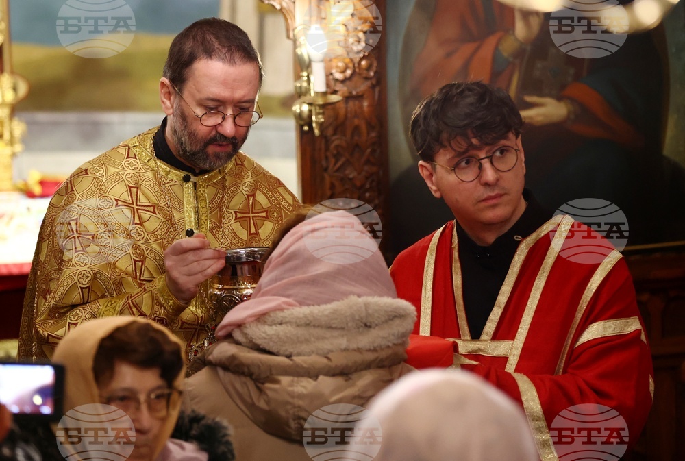 Митрополитски храм „Св. Николай Мирликийски“ - света литургия