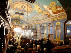 Митрополитски храм „Св. Николай Мирликийски“ - света литургия