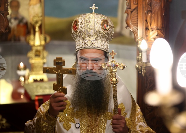 Митрополитски храм „Св. Николай Мирликийски“ - света литургия