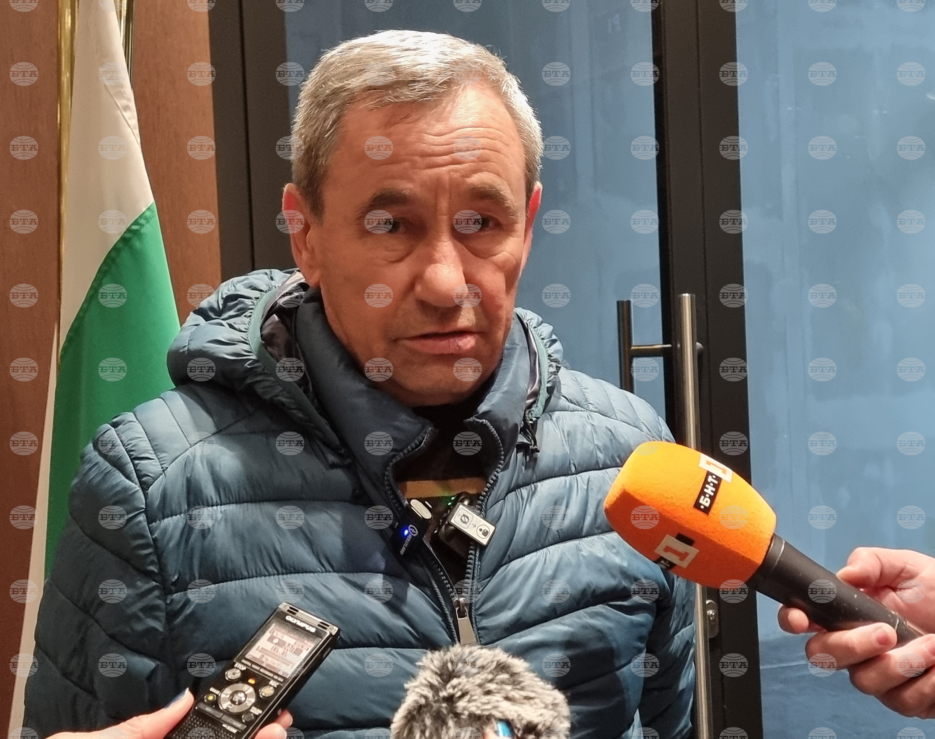 По дипломатически път трябва да се уточни защо танкерът Kairos е докаран в български води, каза Румен Николов от "Морска администрация"