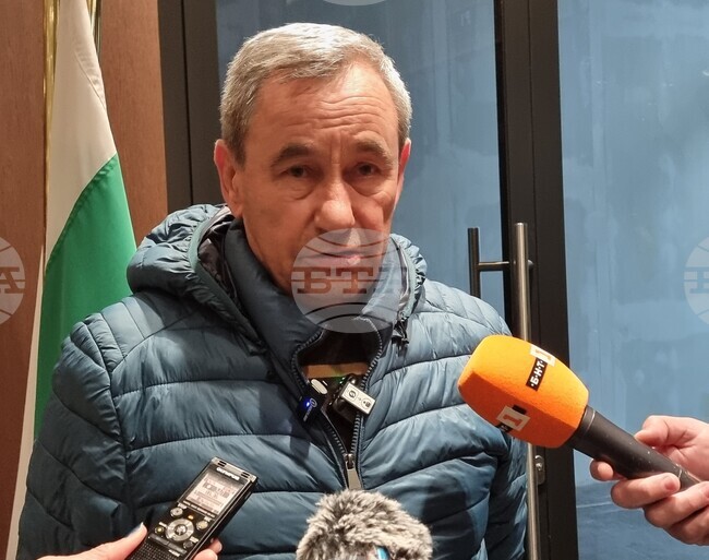 По дипломатически път трябва да се уточни защо танкерът Kairos е докаран в български води, каза Румен Николов от "Морска администрация" 