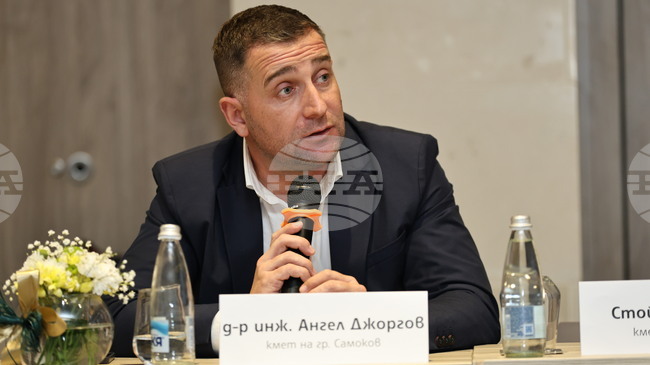 Важно е да се случат законодателните промени, свързани с изграждането на лифтове, каза кметът на Самоков на форума на БТА в Пампорово