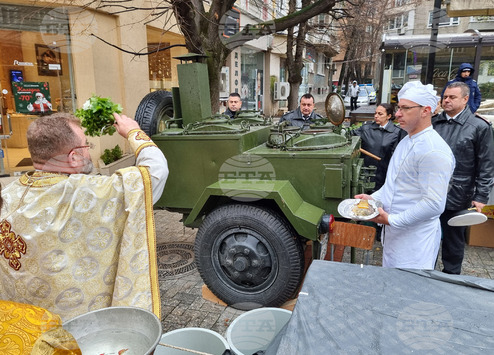 С молебен за здраве и рибен курбан варненци отбелязаха Никулден