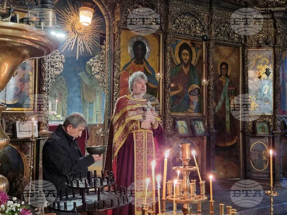 Храмов празник отбеляза 189-годишната църква "Свети Николай Мирликийски Чудотворец" във Велико Търново