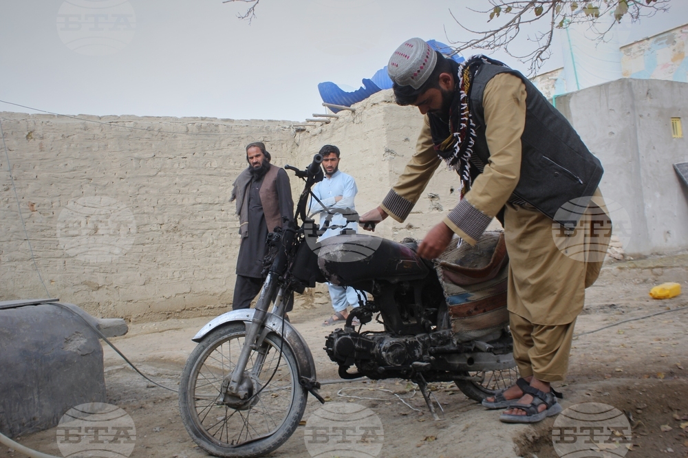 Петима души бяха убити, а осем - ранени, при размяната на огън между афганистанските и пакистанските сили по границата тази нощ