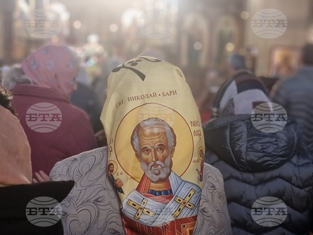 Ямбол - литийно шествие - икона с мощи на свети Николай Мирликийски Чудотворец