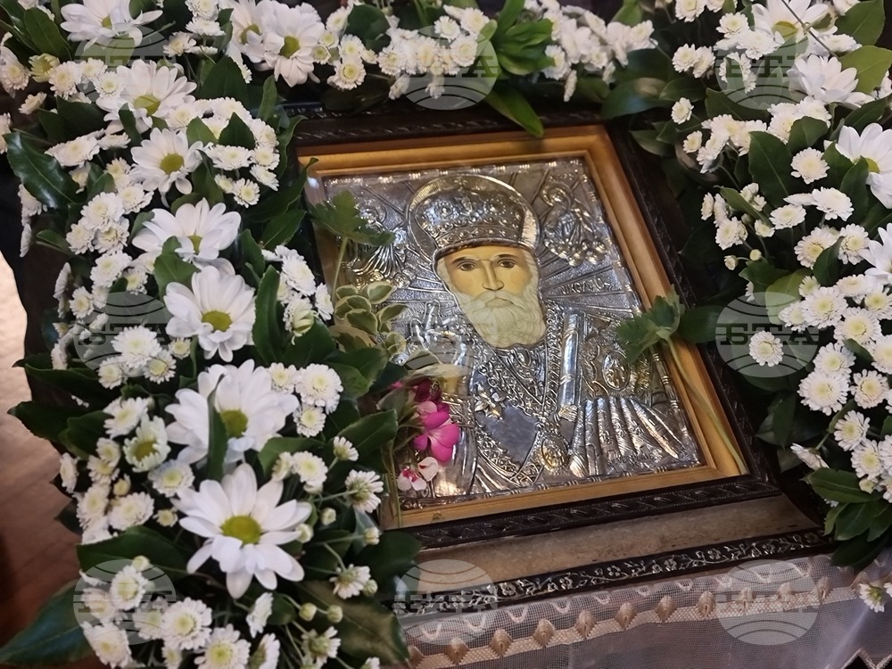 Ямбол - литийно шествие - икона с мощи на свети Николай Мирликийски Чудотворец