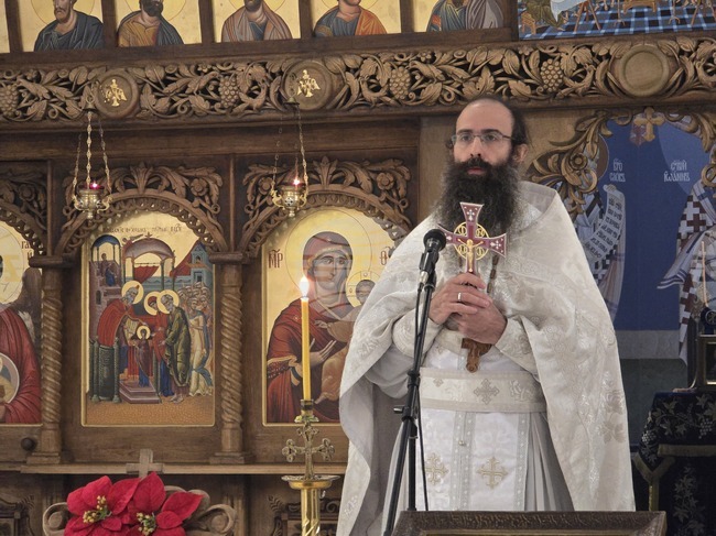 Колкото са многобройни звездите на небето, толкова са и чудесата, които свети Николай е извършил, каза отец Михаил Ковачев в Ловеч