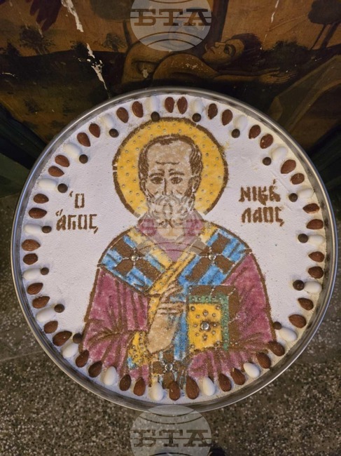 Коливо с лика на свети Николай Чудотворец беше приготвено в храм "Успение Богородично" в село Рупите