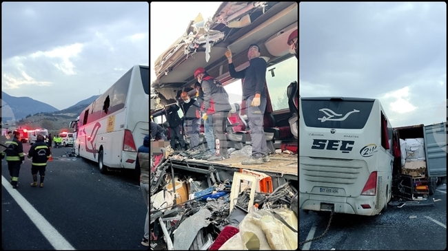 Седем загинали и 11 ранени при катастрофа между автобус и камион в Южна Турция