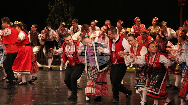 Русенската танцова школа "Играорци" отбелязва 19 години от създаването си с благотворителен концерт