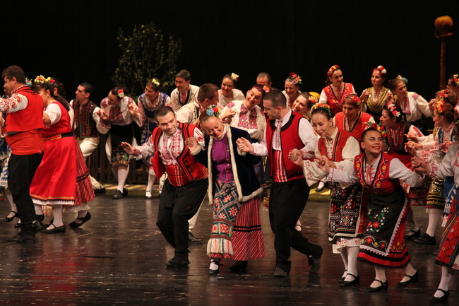 Русенската танцова школа "Играорци" отбелязва 19 години от създаването си с благотворителен концерт