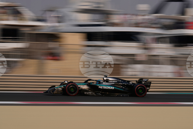 Пилотът на Мерцедес Джордж Ръсел спечели третата свободна тренировка преди Гран при на Абу Даби във Формула 1