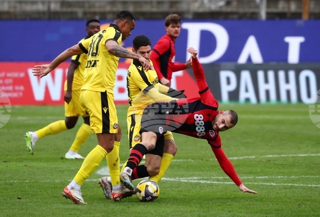 Локомотив София победи Ботев Пловдив 