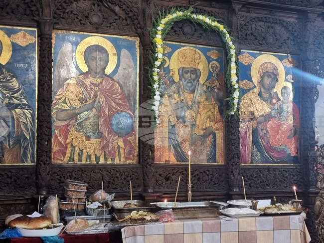 Близо 4000 жители на община Плевен празнуват имен ден днес