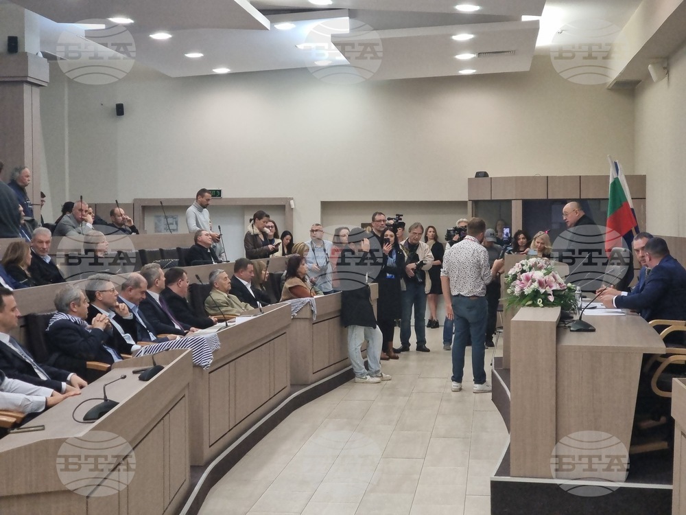 Бургас - „Почетен гражданин на Бургас“ - тържествено заседание на Общински съвет